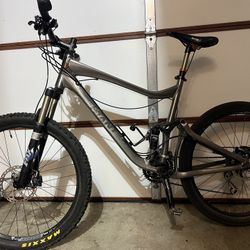 Giant Trance Full Suspension Mountain Bike
