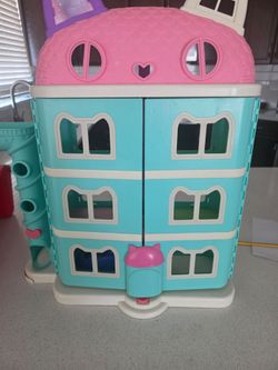 Gabby's Dollhouse and figurines