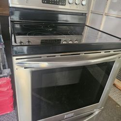 Frigidaire Electric Stove
