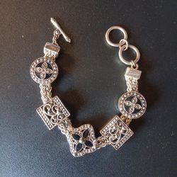 Good Quality Bracelet,  Asking $6. Please Check Out All My Offers.  Thank You 