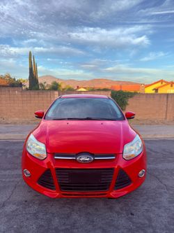 2013 Ford Focus SE Sedan 4D / Clean tittle