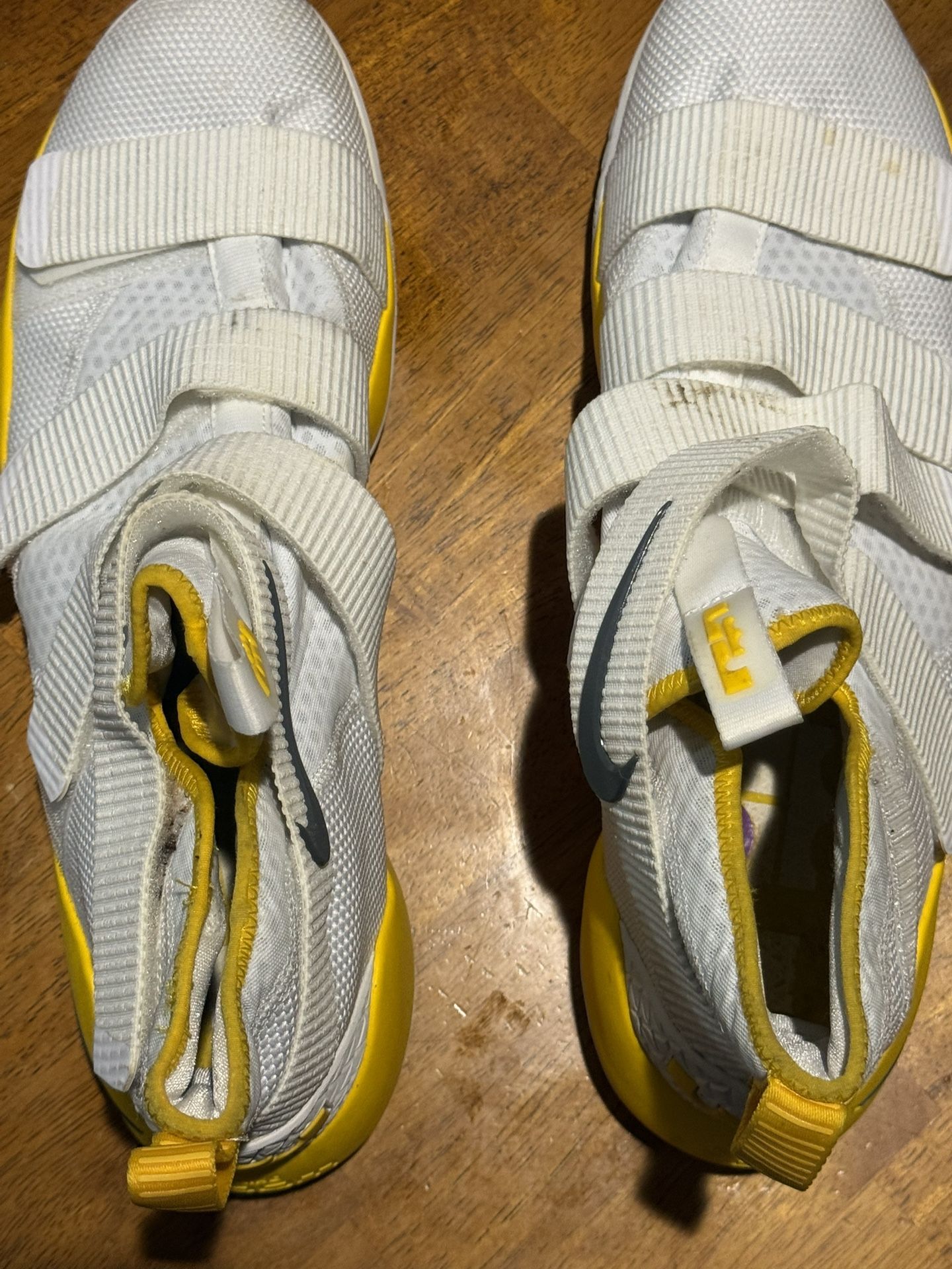 New Nike Lebron Soldier XI TB Shoes Yellow White Sneaker 943155-119 Mens Size 16.5