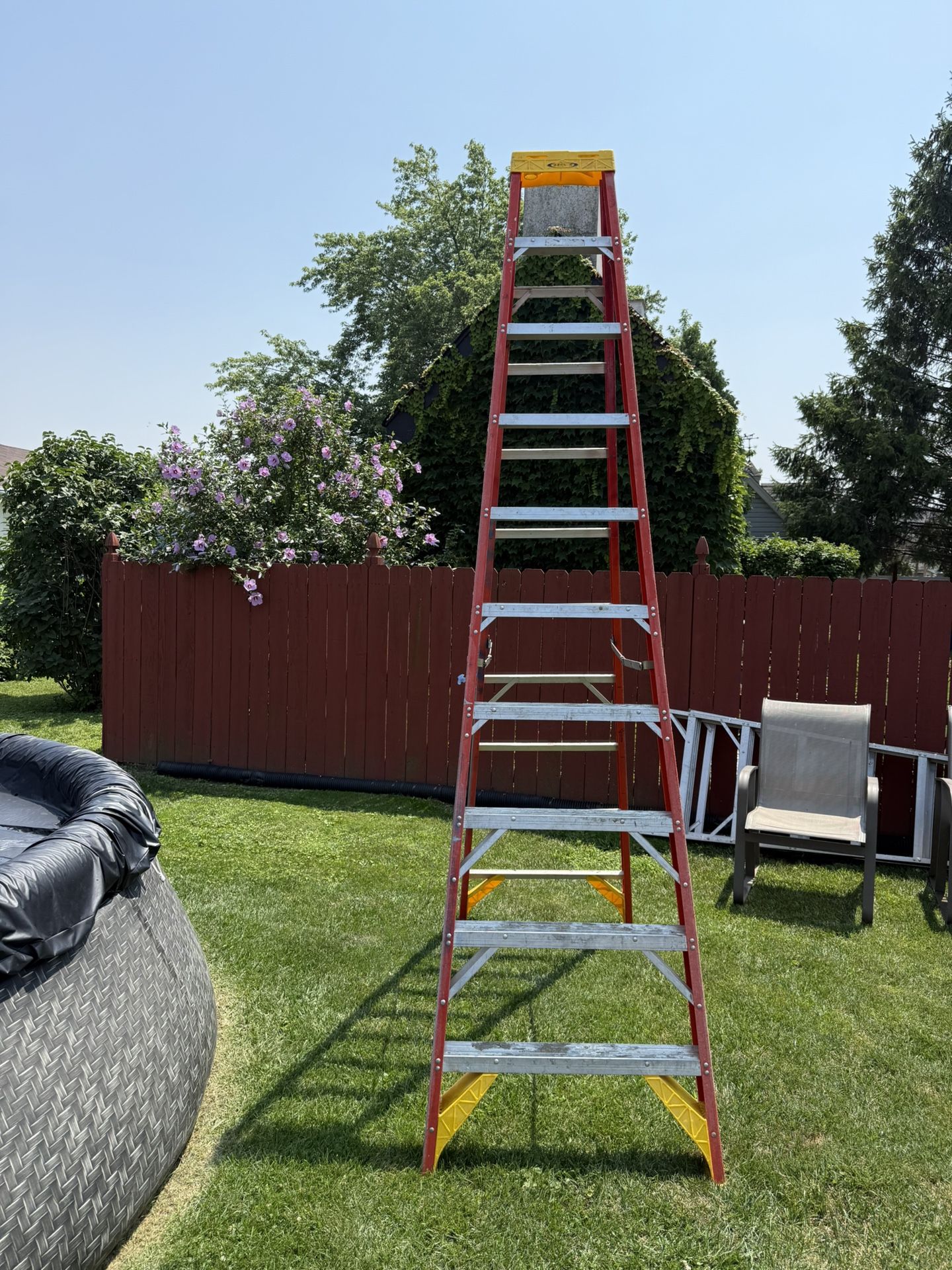 10 Foot Fiberglass Step Ladder