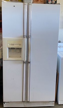 Fridge / Refrigerator with ice & water dispenser