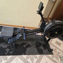 Concept 2 Rowerg with PM5 Monitor with phone holder
