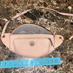 Ladies Anne Klein pale pink leather gorgeous Fanny Pack $80 retail