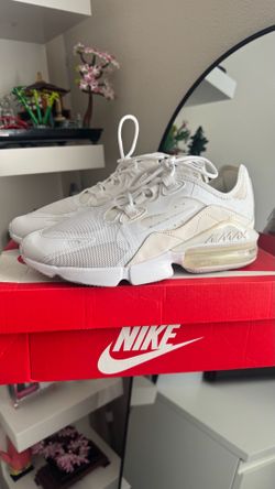 WMNS NIKE AIR MAX INFINITY 2
