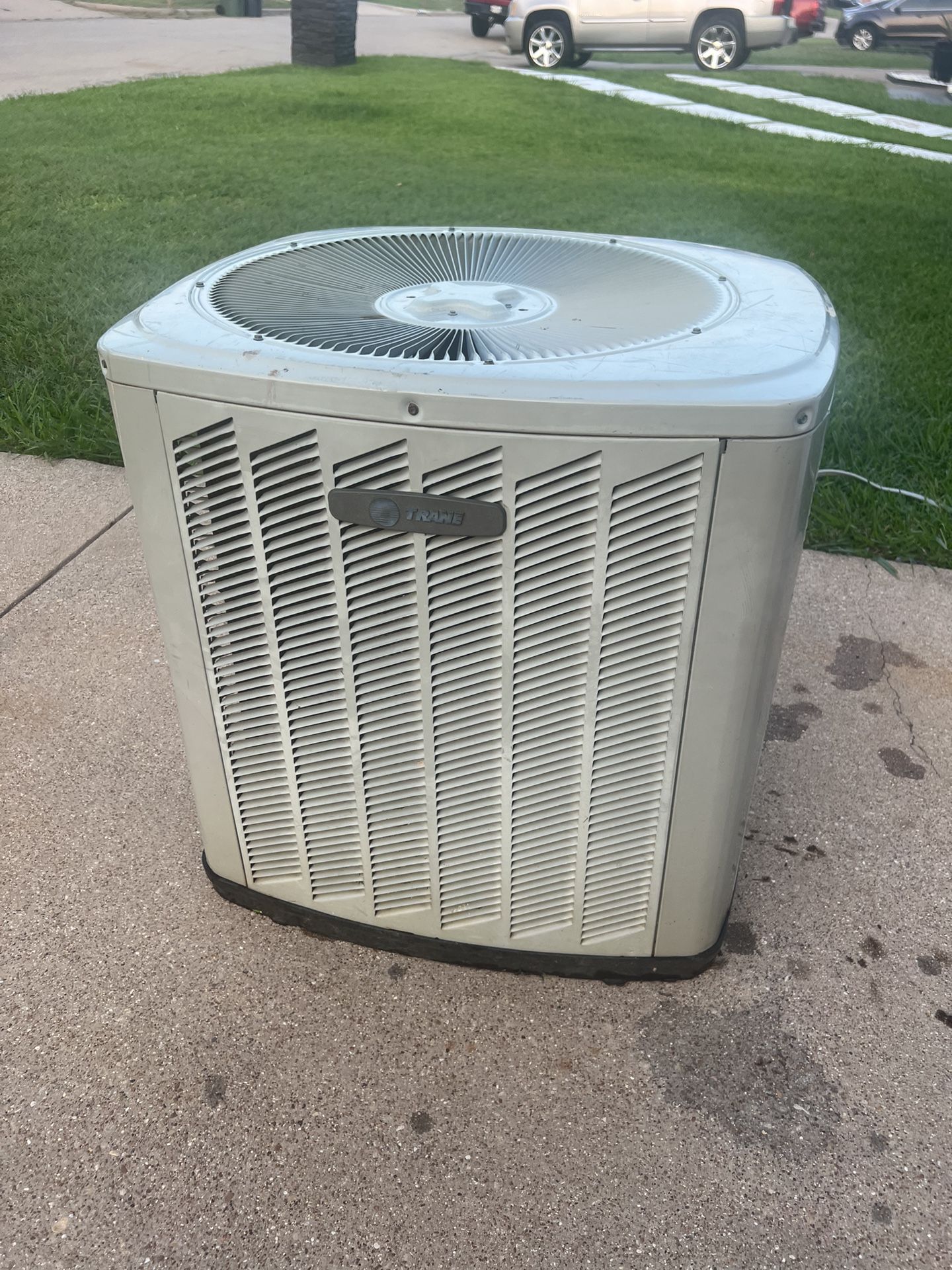 TRANE Used Central Air Conditioner Condenser
