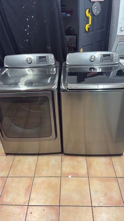 WASHER AND GAS DRYER , EXTRA CAPACITY 6.0