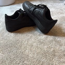Black Air Forces /w Crease Protectors