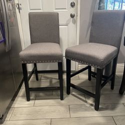 Costway Set of 2 25'' Kitchen Breakfast Chairs Nailhead Bar Stools Gray