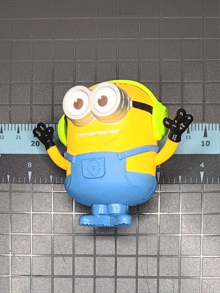 GROOVIN MINION | DESPICABLE ME 3 #03 | ILLUMINATIONS MCDONALDS 2017 | USED