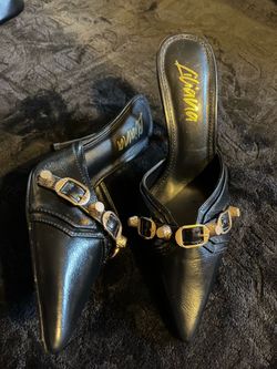 Fashion nova heels size 6