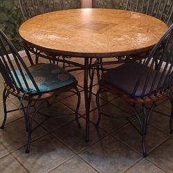 Dining Table & 4 Chairs 