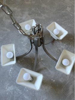 Dining room chain light five lightbulbs works perfectly fine