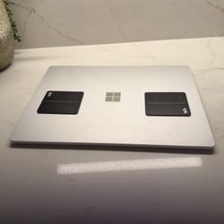 Windows 11 Pro/15inch Surface Laptop 4