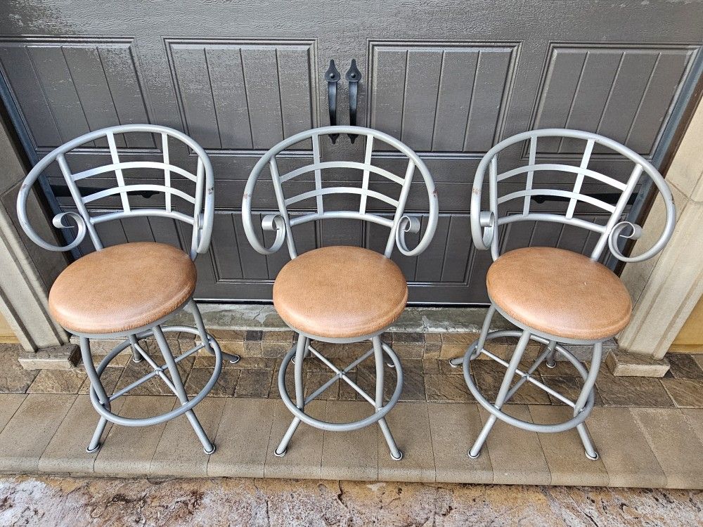 π₯π₯π₯ BAR/KITCHEN STOOLS HOTBUY! π₯π₯π₯ $99 FOR ALL