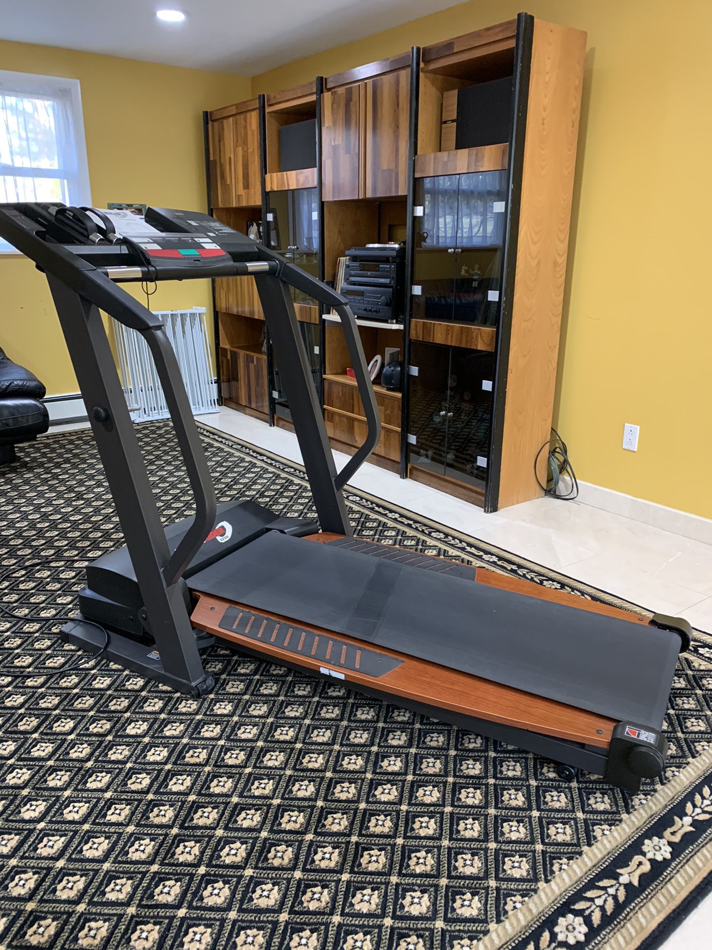 Treadmill- Healthrider s250i