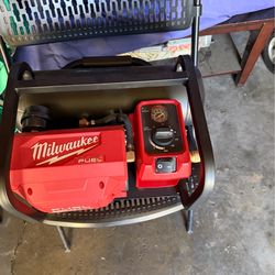 M18 FUEL 18-Volt Lithium-lon Cordless 2 Gal. Compact Electric Quiet Air Compressor