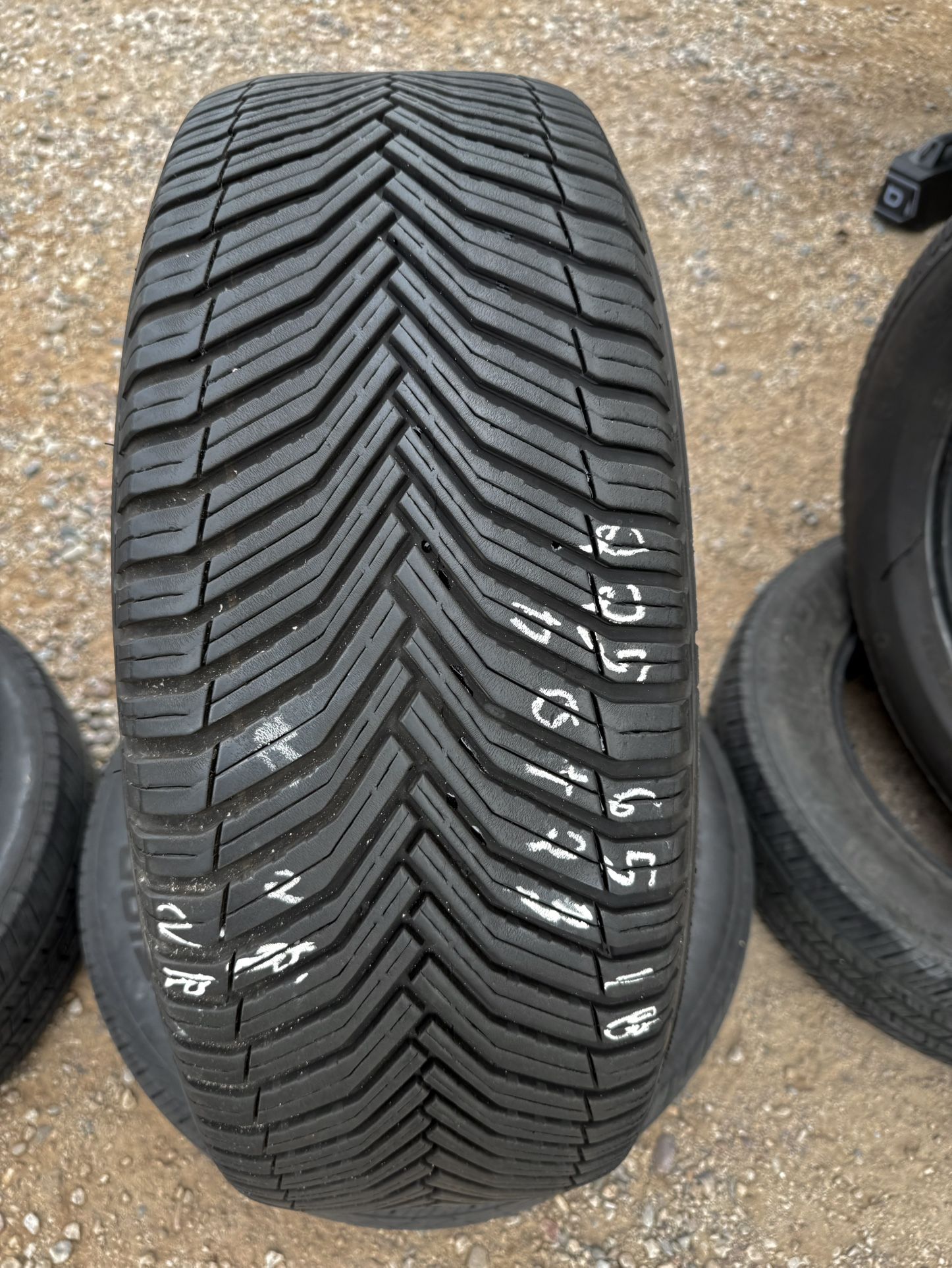 4 MICHELIN 255/65/18 Tires