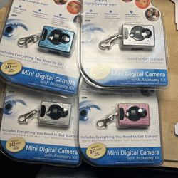 VIVITAR MINI DIGITAL CAMERA