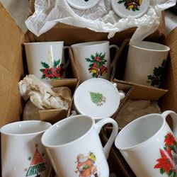 Christmas Mugs & Lids= Set of 6
