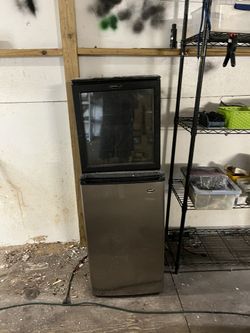 2 small Working Refrigerators $40 For Both