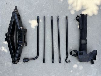 Car Jack with extensions for a truck