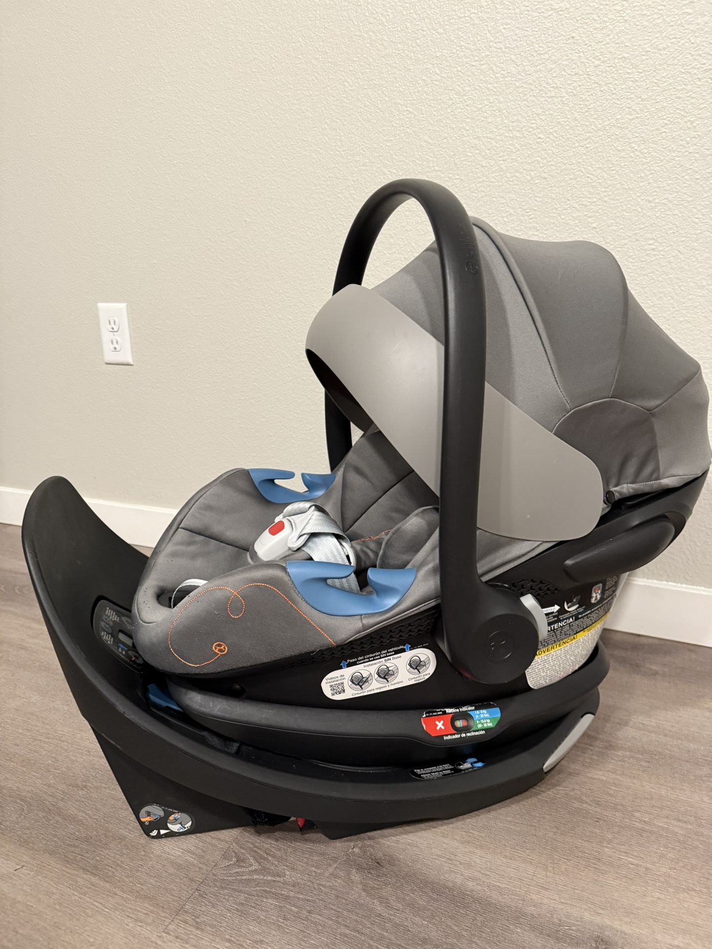 Cybex Aton G Swivel Infant Car Seat with 180-Degree Rotate