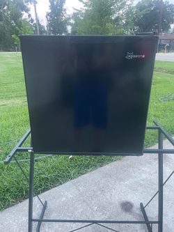 Mini fridge