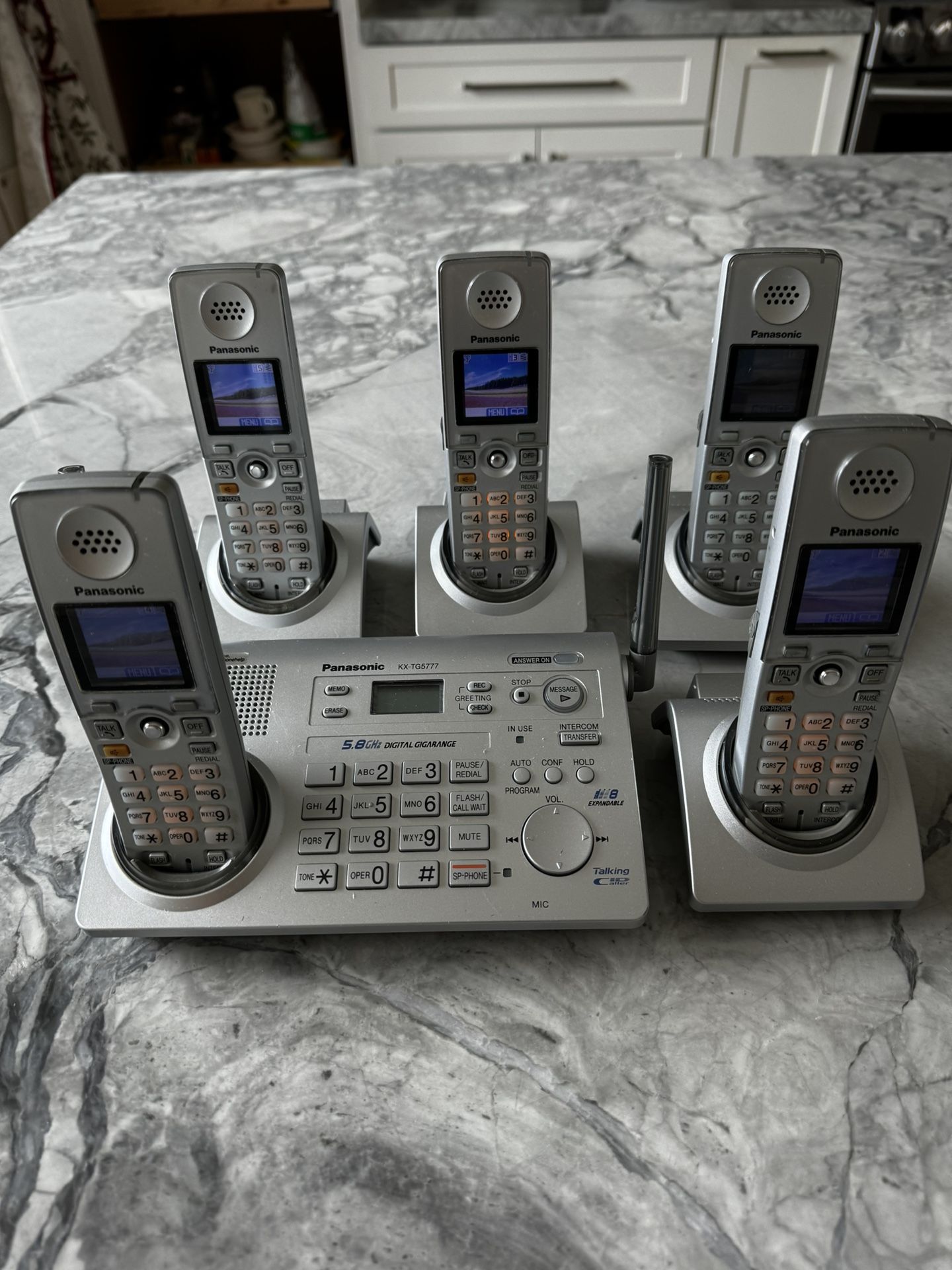 Panasonic KX-TG5777 5.8 GHz Cordless Landline Digital Phone System with 5 Handsets 📞 👍 👍 👍