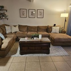 Large,  Comfy  Performance Fabric Sofa. Good Cond!