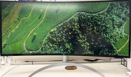 LG 40” 5K2K Ultrawide Monitor (40WP95C-W) – Thunderbolt 4, Excellent Condition