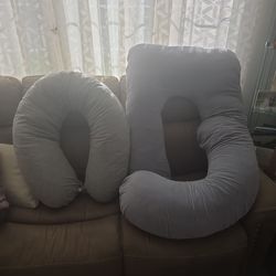 2 pregnancy pillows