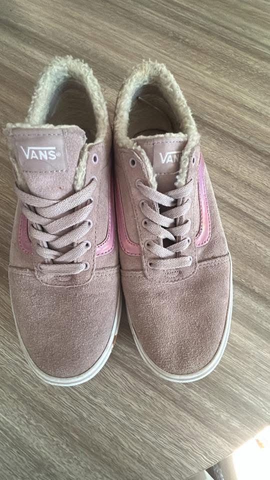 Women’s Pink Suede Vans 