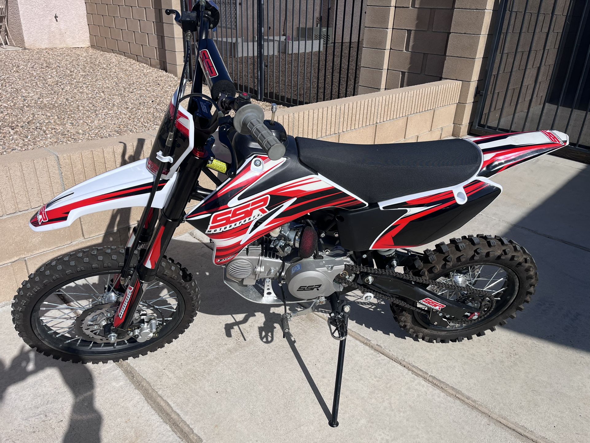 SSR 140 Performance Pit Bike Dirt Bike