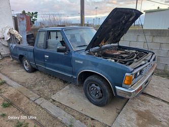 Nissan 720 parts