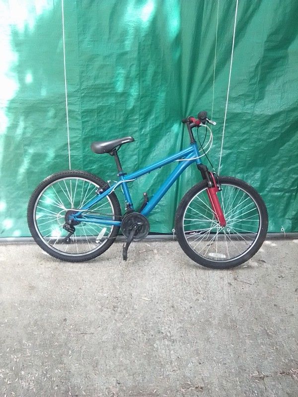 Mongoose: 24" 21 Speed Bicycle.