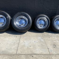 Set 4 15x8 Rallys 5x5 all around , new caps, good deep dish rings, w 29x12.50x15 Hoosiers tires rears, w225/6/15 Toyo Proxes, front tires, good condit