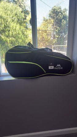 Tennis racket bag
