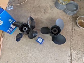 Two brand new props and a lower unit