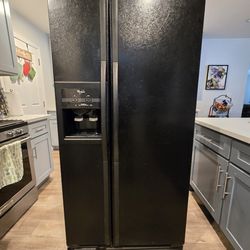 Black frigidaire refrigerator