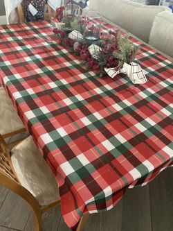 40X72 Table  (4) Chairs With Covers