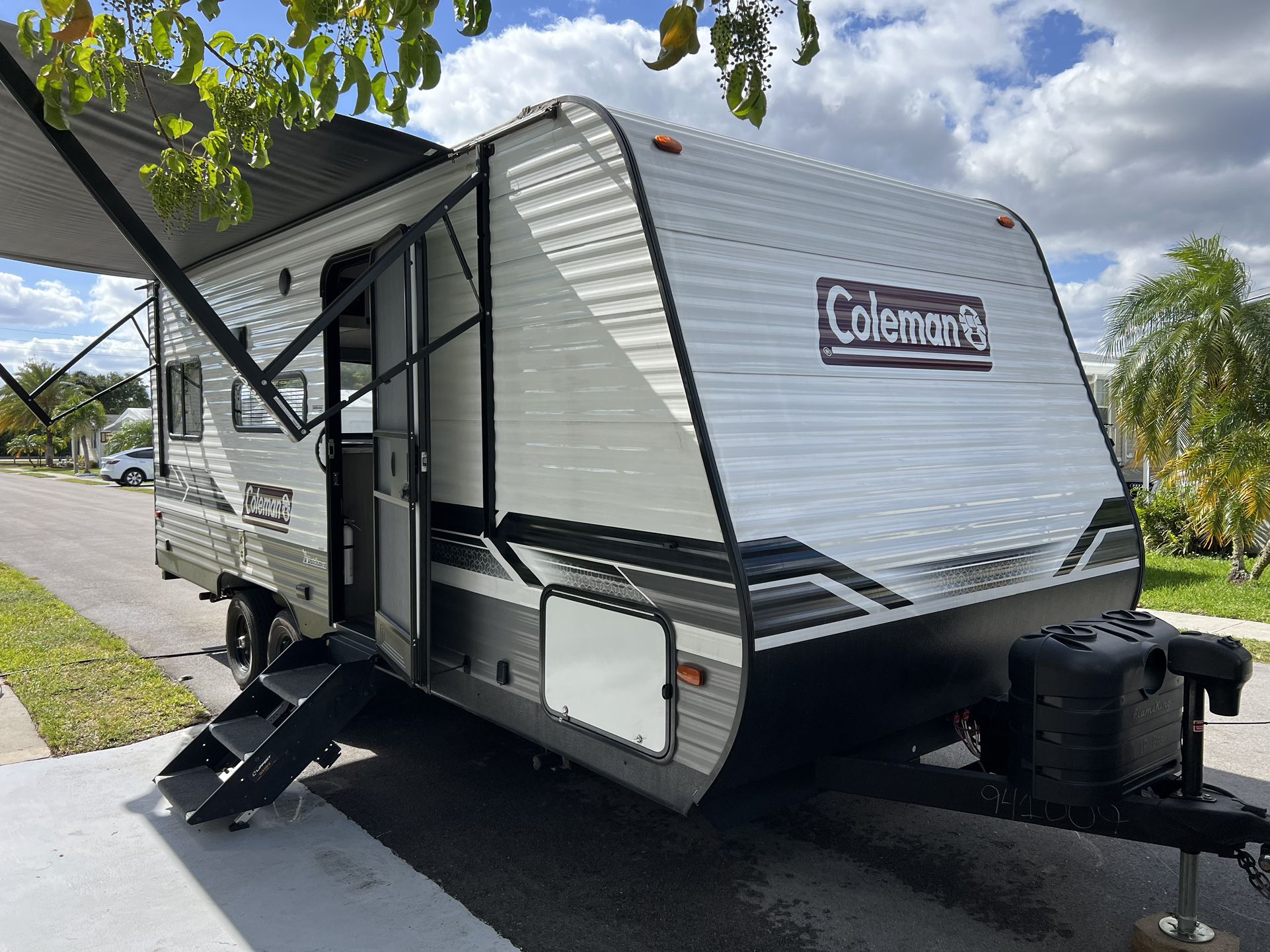 2023 Coachman 25Ft RV Travel trailer Camper