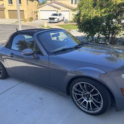 2006 Mazda MX-5 Convertible Miata Sport 