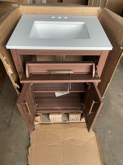Riley 24 in. Single Sink Freestanding Spiced Walnut Bath Vanity with White Engineered Stone Top (Assembled)