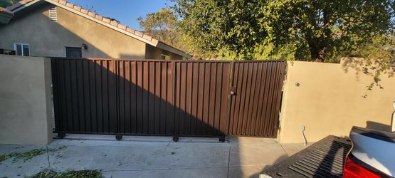 Custom Gate