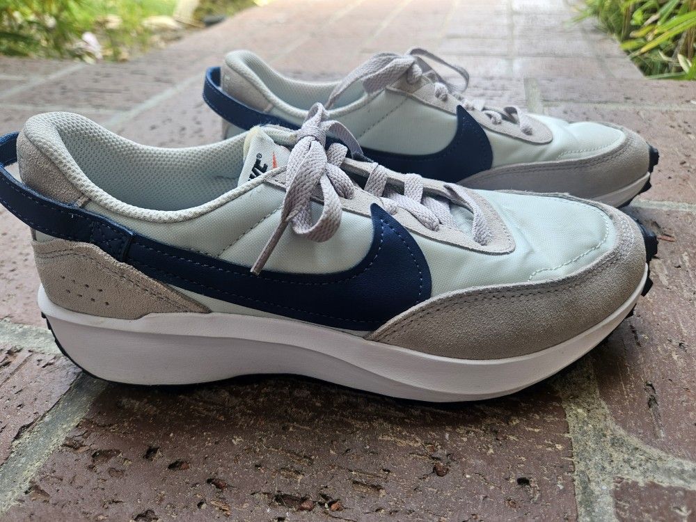 Nike Women's Waffle Debut Shoes