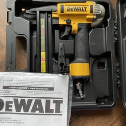 Dewalt Pneumatic 18 Gauge Corded Stapler