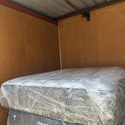 Brand New Queen Size 13” Aireloom Luxury Firm Mattress! 